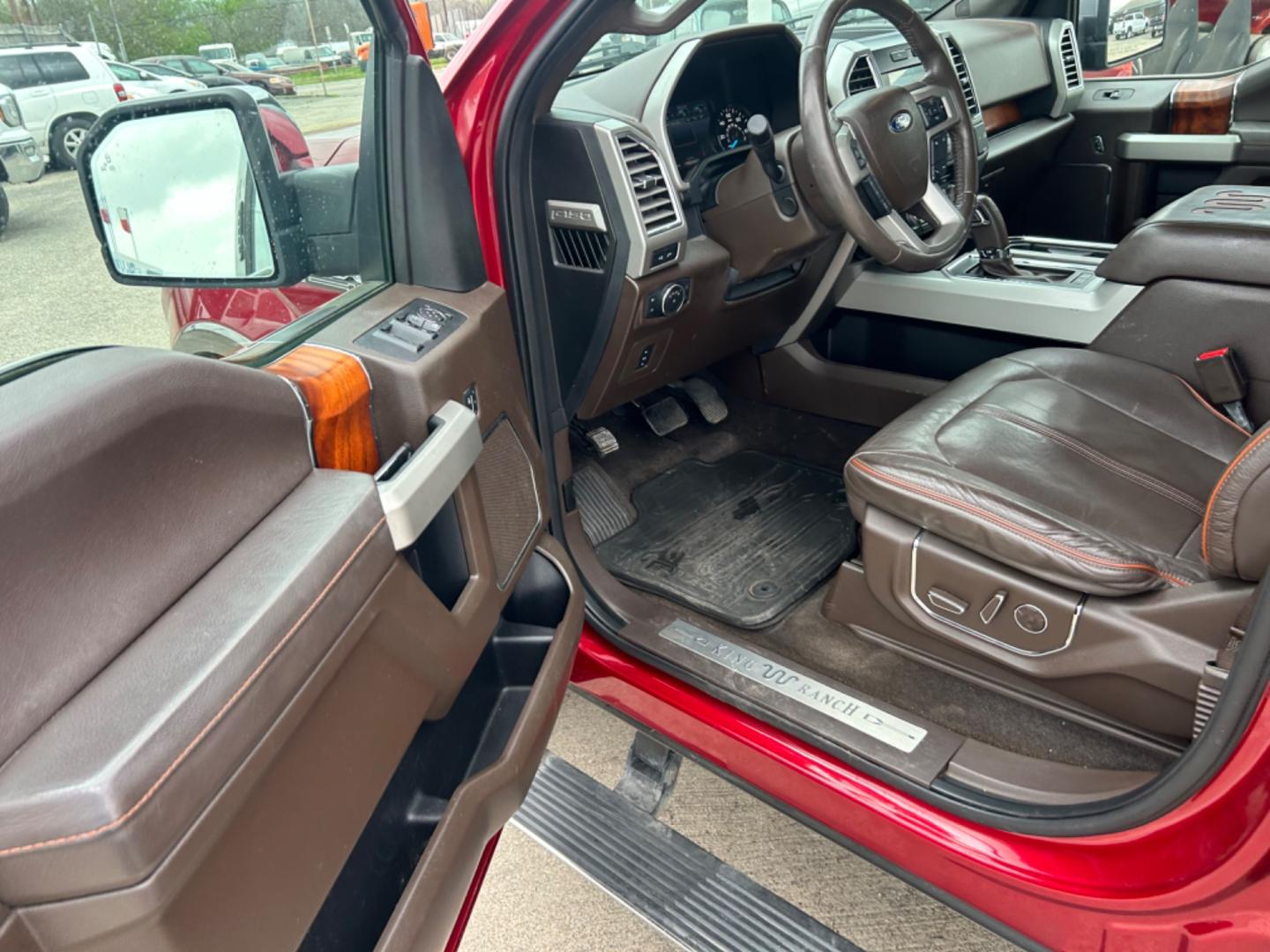 2016 Red Ford F-150 XLT SuperCrew 6.5-ft. Bed 4WD (1FTEW1CG6GF) with an 3.5L V6 TURBO engine, 6A transmission, located at 1687 Business 35 S, New Braunfels, TX, 78130, (830) 625-7159, 29.655487, -98.051491 - Photo#11